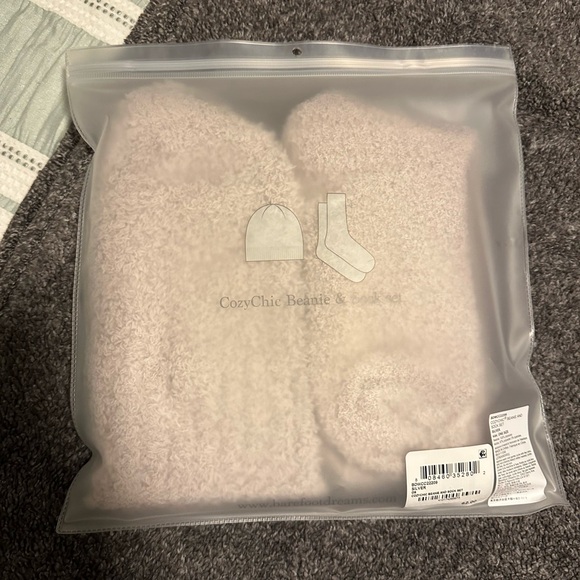 Barefoot Dreams Cozy Chic Beanie and Sock Set - Picture 3 of 3